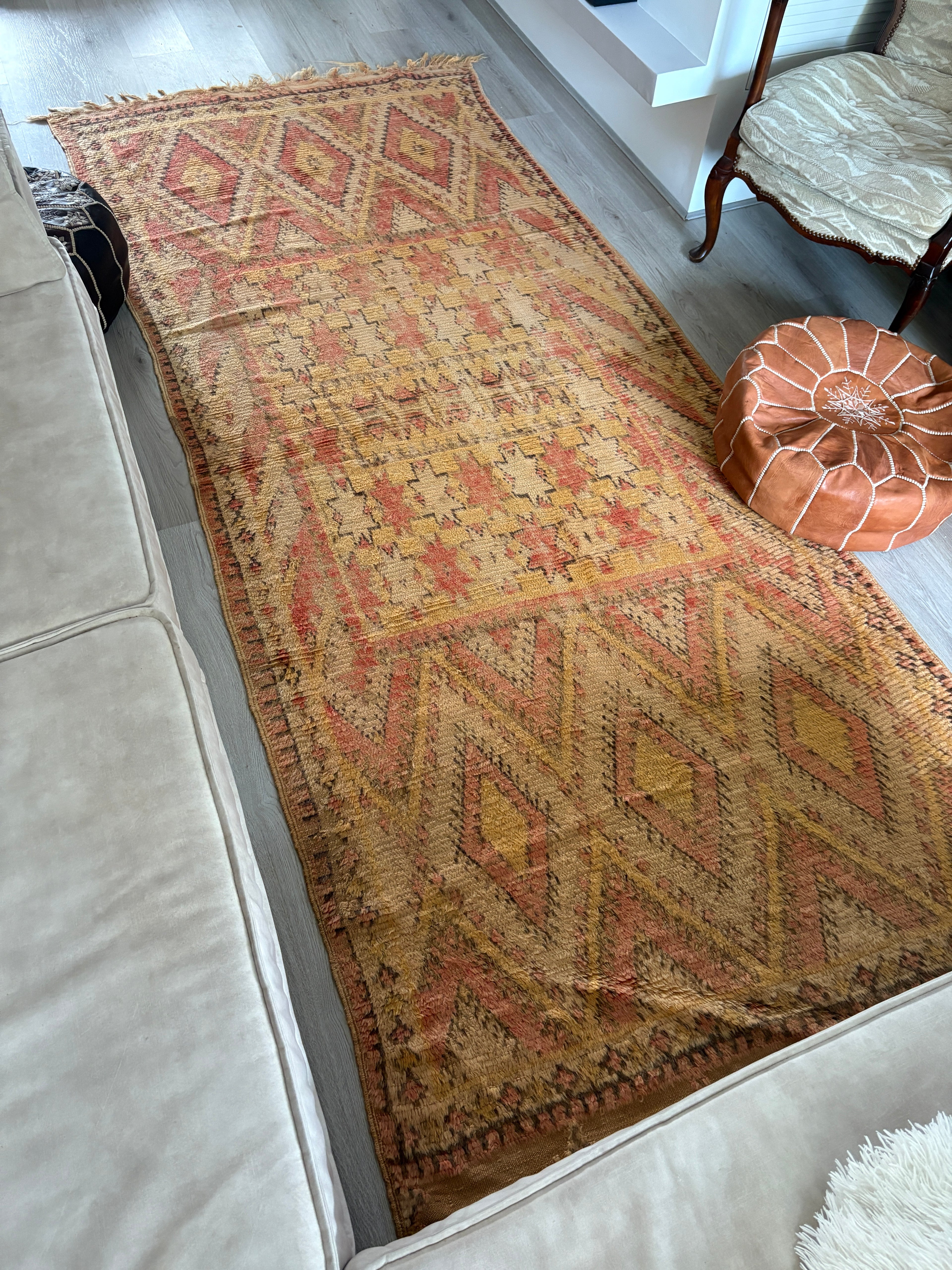 The Nomad’s Warmth” — Vintage Handwoven Berber Rug (315×135 cm)