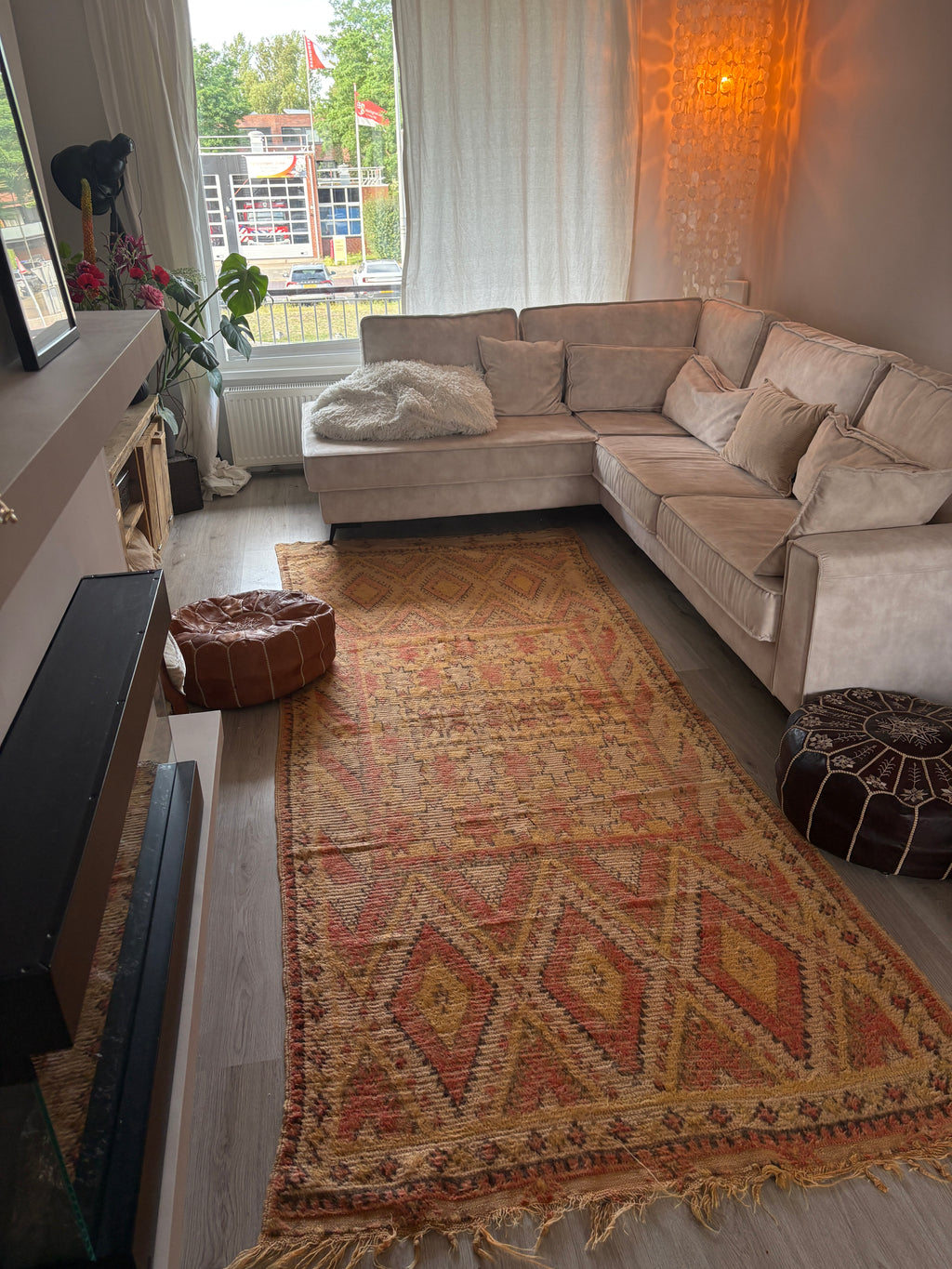 The Nomad’s Warmth” — Vintage Handwoven Berber Rug (315×135 cm)