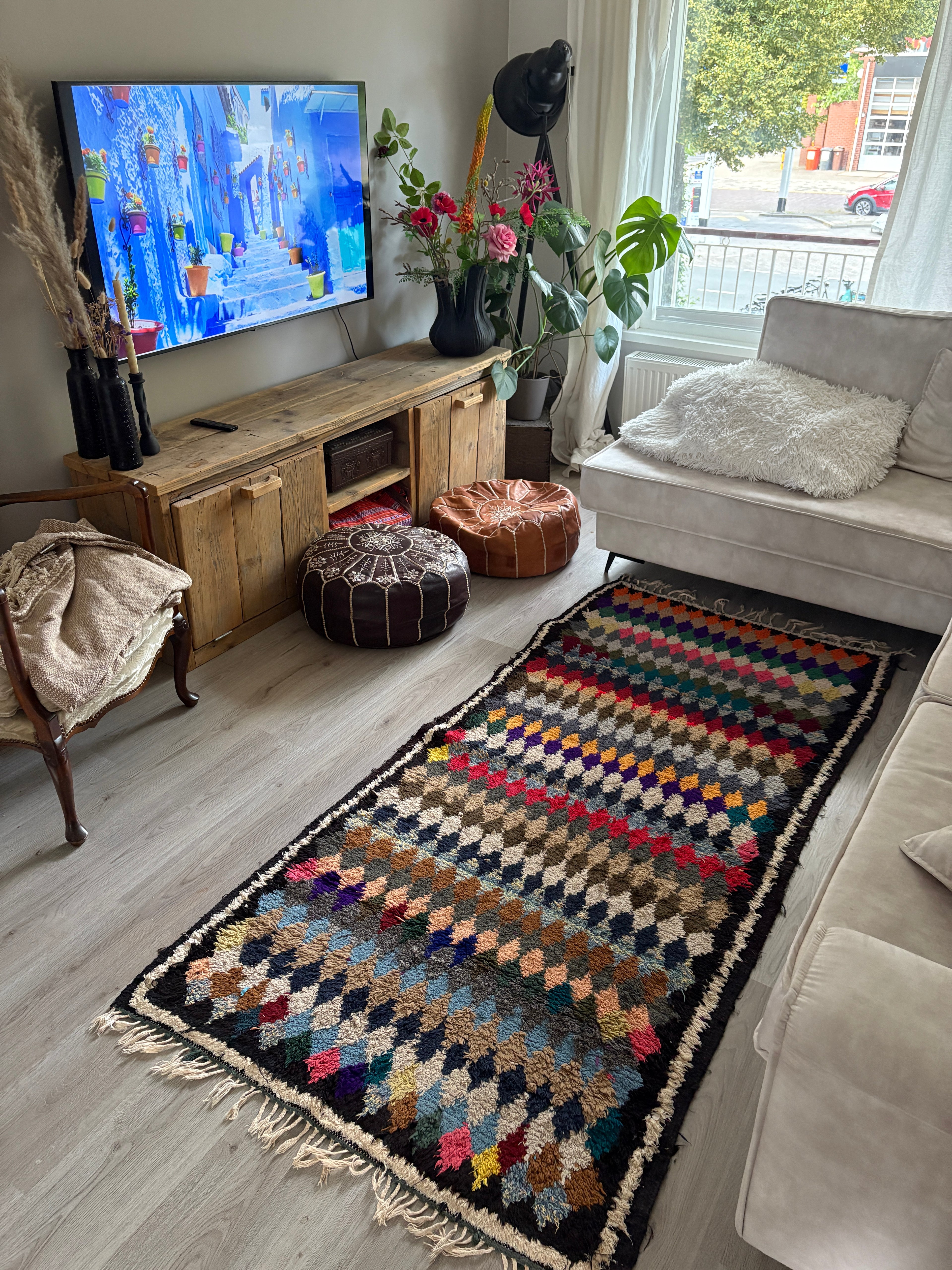 Handwoven Moroccan Boujad Wool Rug. 210-100