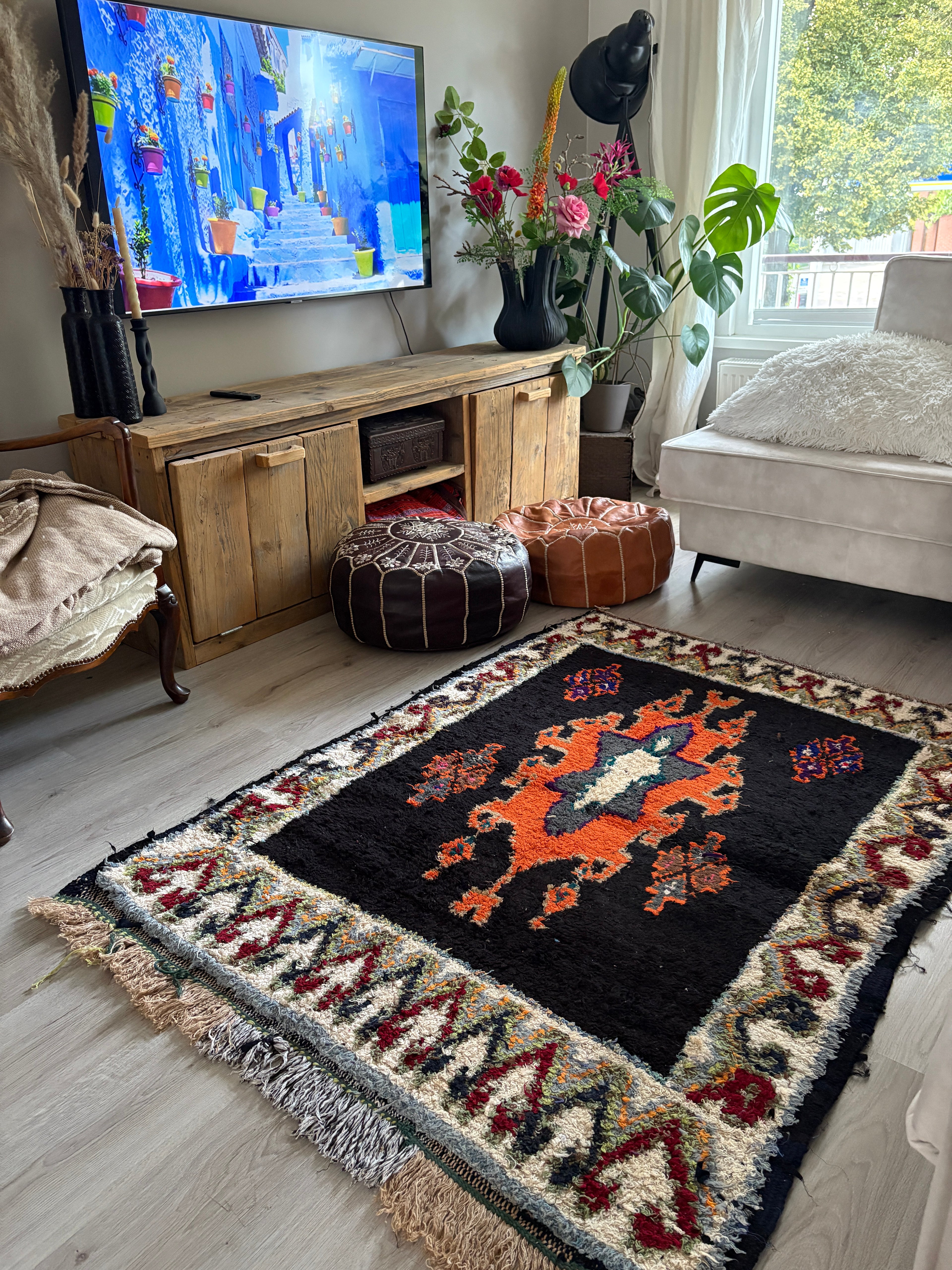 Vintage Taznakht Rug, Handwoven Wool from the High Atlas ( 160-115 )