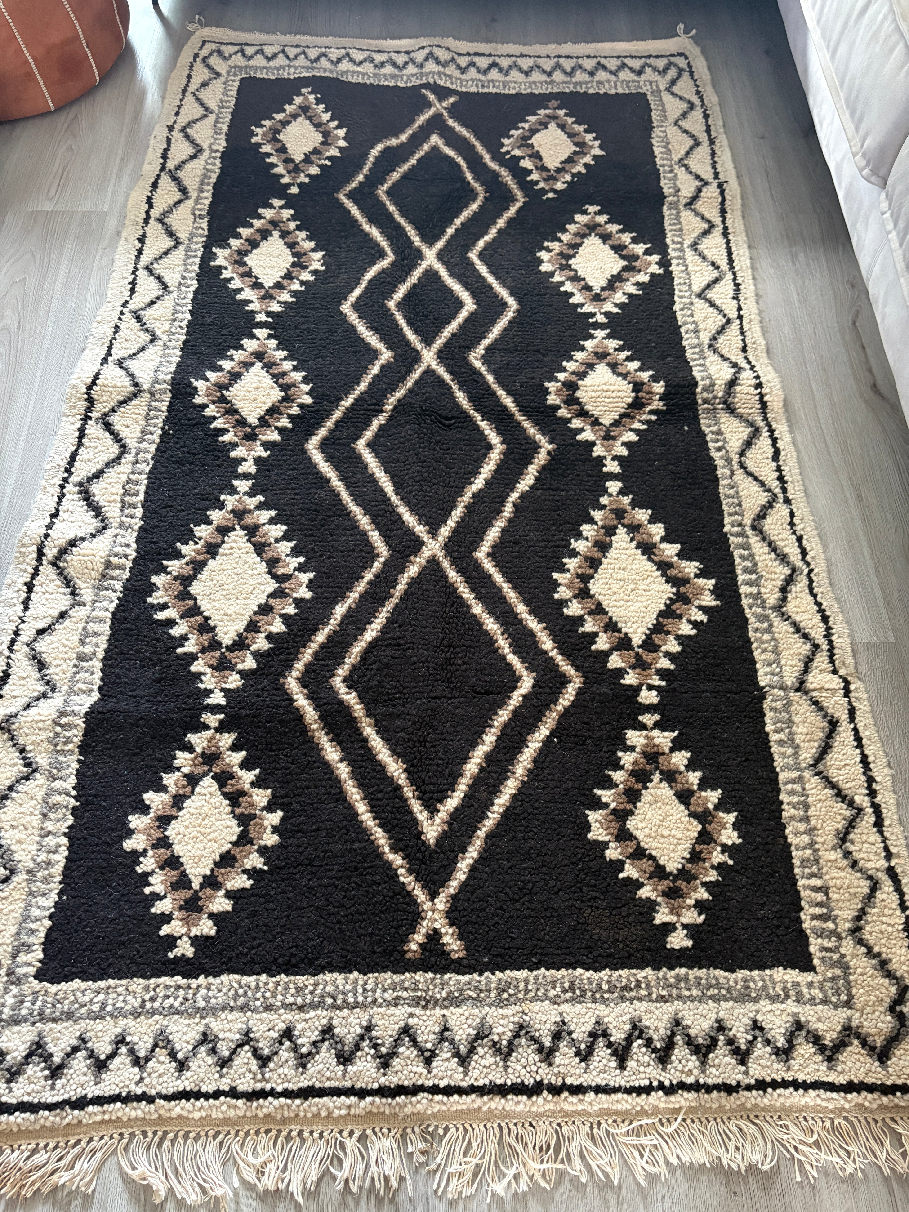 The Soul of the Atlas – Handwoven Wool Rug (190x113 cm)