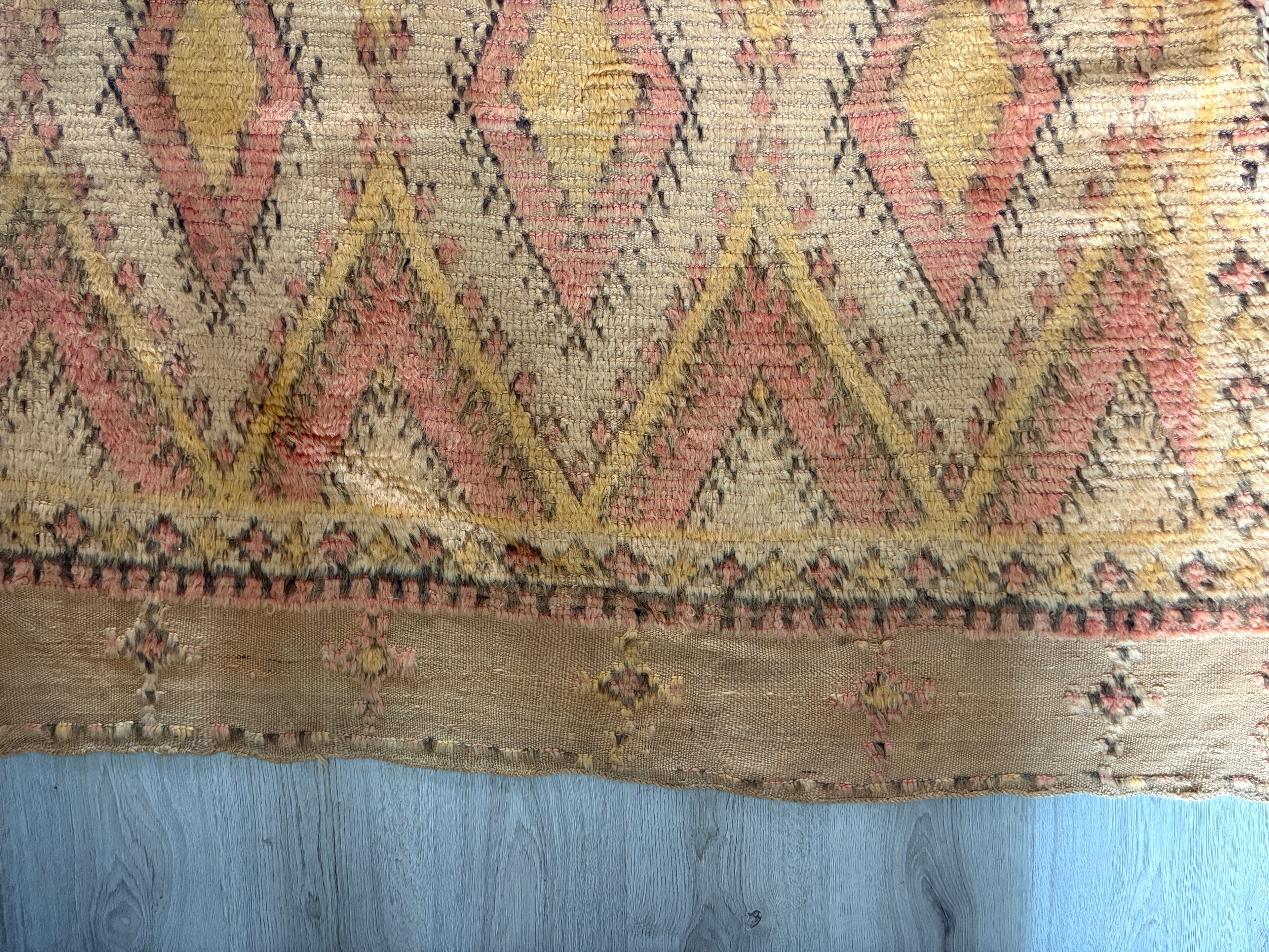 The Nomad’s Warmth” — Vintage Handwoven Berber Rug (315×135 cm)